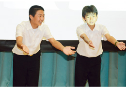 笑いを誘う横須賀中の学校紹介