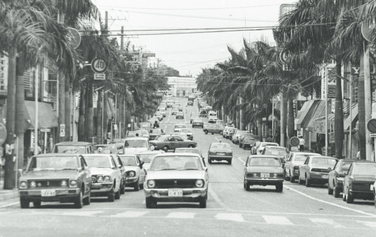 1969（昭和44）年頃の対面通行のセンター通り