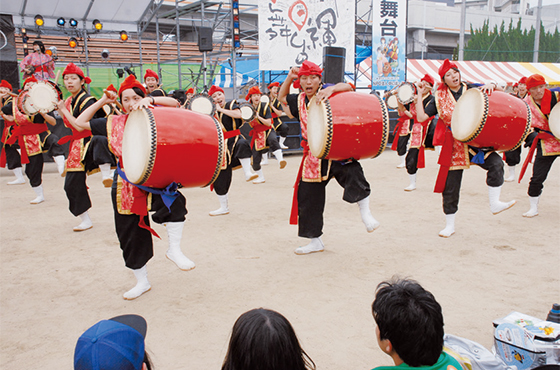 豊中まつりでのエイサー写真