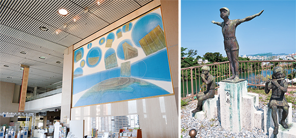 沖縄市役所の絵画と沖縄こどもの国の合奏の像