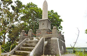 戦死した軍人の魂を供養する碑として建造された忠魂碑