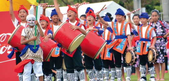 山内小学校のエイサーは元気いっぱい