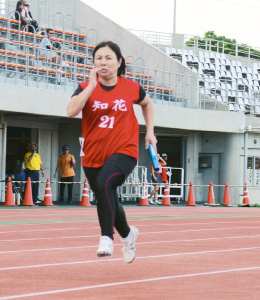 壮年女子４×100ｍリレー（知花）1分06秒03