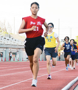 一般女子800ｍ 小瀬村 美香（知花）<br>2分44秒36