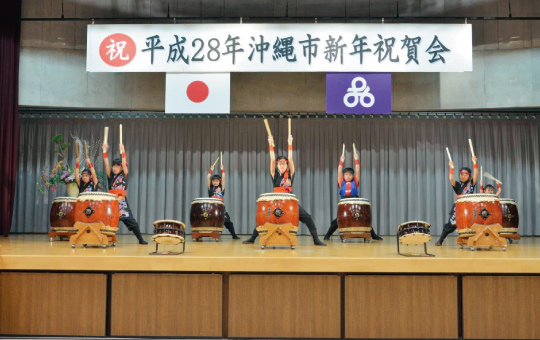 比屋根華太鼓が会場を盛り上げた