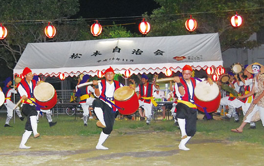 まつりでエイサーを披露する松本青年会